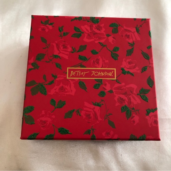 Betsey Johnson Gold Tone Christmas Tree, Cup Chain & Bow Drop Earrings NIB - Picture 10 of 12